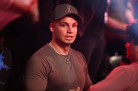 Music video by pietro lombardi performing call my name. Pietro Lombardi Er Wurde Opfer Eines Verbrechens