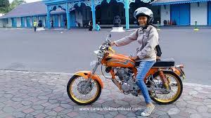 Mesin yang diusung motor gagah bertajuk honda cb1000r tersebut pun juga nantinya akan dikawinkan dengan transmisi manual 6 percepatan wet. 30 Foto Prewedding Pake Motor Cb
