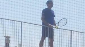 Maybe you would like to learn more about one of these? Federer Palleggi A Finale Ligure Gira Uno Spot Con Le Ragazzine Che Fecero Il Video Sui Tetti La Gazzetta Dello Sport