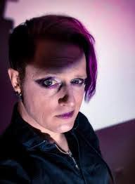 Lee Dotson's Instagram, Twitter & Facebook