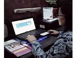 Sebagaimana sistem pendidikan langsung atau konvensional, sistem pendidikan jarak jauh juga membutuhkan sarana prasarana penunjang pendidikan, agar tujuan umum pendidikan bisa diwujukan sesuai dengan jenjang pendidikannya. Suka Duka Pembelajaran Jarak Jauh Pada Masa Covid 19 Di Sma Negeri Jumapolo Karanganyar Jawa Tengah Tahun Pelajaran 2020 2021 Kabarjoglo