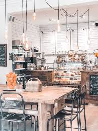 Veggie Vegan Essen In Palma De Mallorca Die 6 Schonsten Cafes Fur Fruhstuck Brunch Brunch Kitchen Inspiration Design Brunch Cafe Vintage Cafe Design