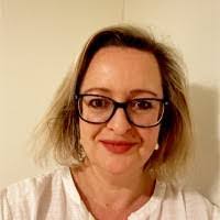 Lisa Cribb's Instagram, Twitter & Facebook