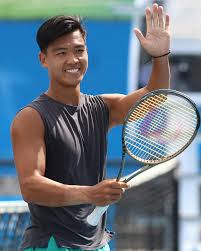 Li Tu Racket Specs and Strings | Talk Tennis