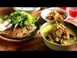 Mangga masih muda atau mangga yang hampir matang. Daging Salai Masak Lomak Cili Api Bawal Goreng Dan Sambal Mangga Muda Youtube
