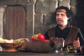 Alexandre astier, né le 16 juin 1974 à lyon, est un acteur, réalisateur, humoriste, producteur, scénariste, compositeur, musicien et auteur français. Hors Normandie Alexandre Astier Officialise Le Debut Du Tournage Du Film Kaamelott