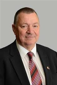 Philip Bateman's Instagram, Twitter & Facebook