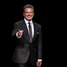 As his career skyrockets, luis miguel struggles with his family life amidst a string of betrayals air date: Luis Miguel Tickets Fur 2021 2022 Tour Information Uber Konzerte Touren Und Karten Von Luis Miguel In 2021 2022 Wegow Die Schweiz