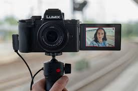 The Best Vlogging Cameras Of 2019 Panasonic Nikon Sony And Canon