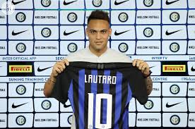 Lautaro javier martínez (spanish pronunciation: Lautaro Martinez Wearing The Inter Number Ten Shirt Doesn T Weigh On Me Golazo Argentino