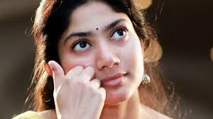 Indian movies yesteryear female leads are still the best when it comes to talent, beauty look both hotness and acting wise. Does South Indian Actress Sai Pallavi Refuse Fairness Cream Ad Deal Worth Rs 2 Crore Writtt