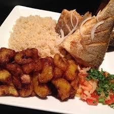 Attieke Poisson Frit Bananes Frites African Food West African Food Nigerian Food