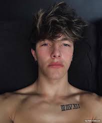 Instagram Star Tayler Holder Leaked Nude And Jerk Off Video The Men  Mensexiezpix Web Porn