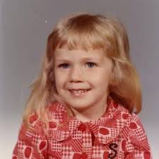 Ten Stupid Things Couples Do to Mess Up Their Relationships by Laura  Schlessinger (20-Mar-2003) Paperback: Laura Schlessinger: Amazon.com: Books