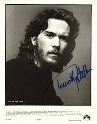 TIMOTHY HUTTON, ACTOR AND FILM DIRECTOR AUTOGRAPHED 8X10 PHOTO WITH COA