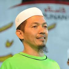 Beliau mengakui bahawa wang itu disalurkan sebagai bayaran zakat pada 2017 sewaktu beliau menjawat. Terima Duit Umno Nik Abduh Jawab Esok