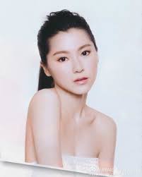 關楚耀空姐女友IG疑洗底零舊相任Model陳年照出土堪稱「換臉」