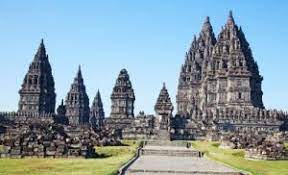 Gambar peninggalan sejarah beserta keterangannya. 20 Bangunan Bersejarah Di Indonesia Dan Penjelasannya Sejarah Lengkap