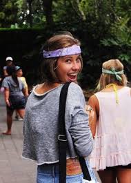 Portez votre bandana de poche avec un costume (dans une occasion moins formelle) pour obtenir la mise à niveau de style ultime. Summer Love
