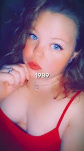 Tabitha Schmidt's Instagram, Twitter & Facebook