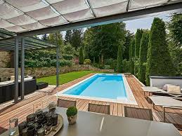 Haus Mit Pool Im Bauhausstil Haus Im Bauhausstil In 2020 Pool Houses Pool Bauhaus Style