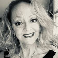 Everybody knows Kathy throws the best parties! Thank you to my sister and  @DIRECTV for a fabulous evening with my reality tv (and real life) family.  Happy holidays 🎄 #ad #DIRECTVpartner