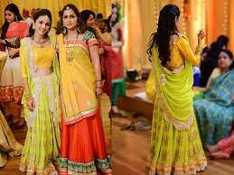 Style Fiesta Wedding Series 1 Mehendi Sister Of The Groom Desi Fashion Indian Bride