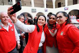 Un gusto saludar a las y los...