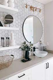 Salle De Bain Avec Credence Hexagonale Round Mirror Bathroom Bathroom Decor Home Decor