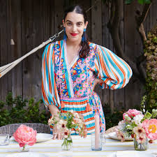 You've decided to host a dinner party, but where to start? A Stylish Dinner Party Pro Shares Her Last Minute Table Setting Tips Racked La