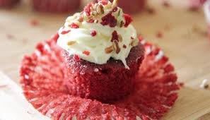 Easy Red Velvet Cupcakes Cupcake Recipes Easy Red Velvet Cupcakes Red Velvet Recipes