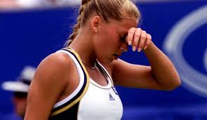 Born in russia and now living in miami, anna kournikova, who will be 19 in june, turned pro in october 1995. Als Anna Kournikova Die Yips Hatte Tennisnet Com
