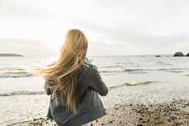 Eclaircir Naturellement Ses Cheveux Les Meilleures Astuces Beautes En 2020 Eclaircir Cheveux Blond Eclaircir Les Cheveux Astuces Beaute