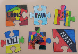 Etiquettes Porte Manteaux Puzzle Pour La Rentree L Ecole D Ailleurs Etiquette Porte Manteau Decoration Porte De Classe Etiquette Porte Manteau Maternelle
