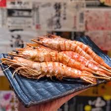 野生海老 肉質新鮮有彈性的海大蝦 簡單鹽烤過不用額外沾醬調味就很好吃 再加上好姐妹幫忙剝蝦 簡直太幸福了 台北 忠孝敦化站