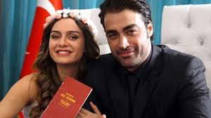 حب أبيض أسود dizisinin tüm bölümlerine, oyuncuları ve konusu hakkında bilgilere bu sayfadan ulaşabilirsiniz. Ø§Ù„Ø´Ù‡ÙŠØ±Ø© Ø§Ù„ØªØ±ÙƒÙŠØ© Ø¨ÙŠØ±Ø¬Ù‡ Ø£ÙƒØ§Ù„Ø§ÙŠ Birce Akalay ØªØ±ÙƒÙŠØ§ Ø§Ø¯ÙˆÙŠØª