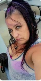 Need a twin for the weekend….Im in a tight spot 😅