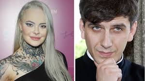 Na instagramie opublikowała zdjęcie, na którym pokazała swoją metamorfozę. Monika Miller Instagram Wiek Wzrost Waga Newsy Kozaczek