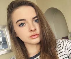 Eve Bennett Bio- Facts, Childhood, Family of British YouTuber & Beauty  Vlogger