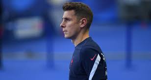 Despite not playing regularly at either club, he won 12 honours. Everton Le Verdict Est Tombe Pour Lucas Digne