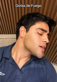 Gotas de Fuego: La Música de Daniel Robledo