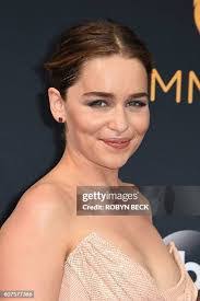 Robyn Kerr's Instagram, Twitter & Facebook