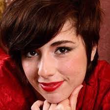 Gail Faria's Instagram, Twitter & Facebook