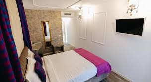 Yue ran, ning jiajia, su shan meanwhile, the ceo of byt is guarding the secret that the hotel chain is about to collapse. Hotel Rais In Targu Jiu Room Deals Photos Reviews