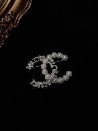 chanel brooch 2023