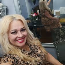 Two things that can keep you indoor for a whole day. 🥺😔😔