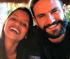 Wagner santiago é um artista visual que se tornou conhecido por participar do big brother brasil 18. Apos Ficar Milionaria Ex Bbb Gleici Abandona O Acre Para Morar Com Wagner No Rio