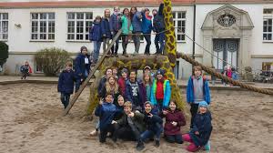 Grundschule Alsterdorfer Strasse Die Sache Mit Dem Radio Ndr De Kultur Horspiele Horspiel In Der Schule
