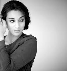 Translation of 'facile' by camélia jordana from french to english. Camelia Jordana Grown Up Sound From The Girl Next Door