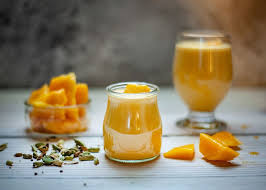Di atas 6 bulan, barulah bayi diperbolehkan untuk melahap makanan sampingan. 7 Jus Buah Terbaik Untuk Atasi Sembelit Cocok Sebagai Menu Sarapan